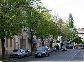 apt-kastner-house-left-3