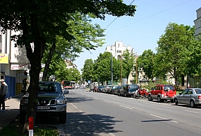 apt-kastner-house-left